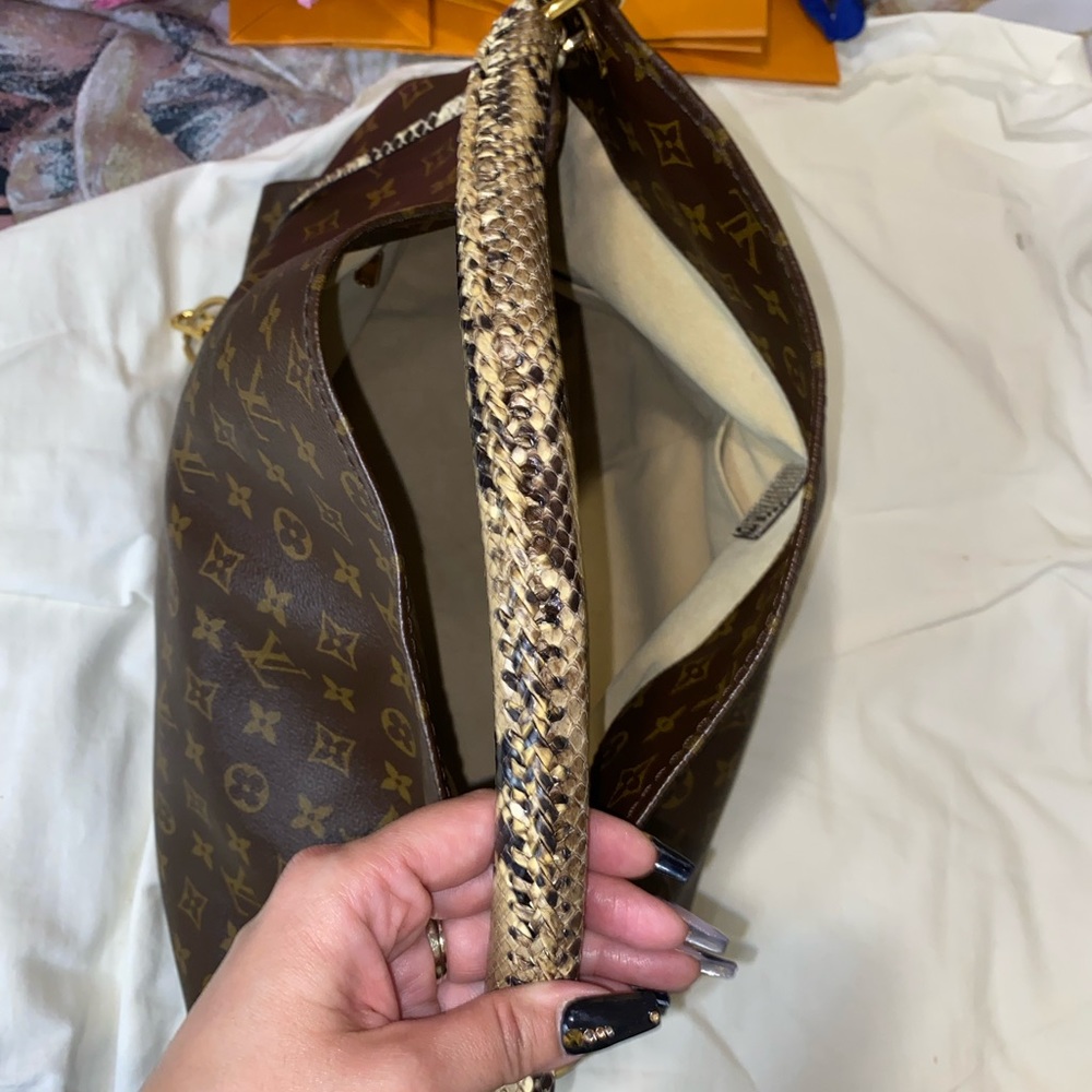 🦄✨RARE Louis Vuitton Artsy MM Python handle Exotique - Picture 9 of 16